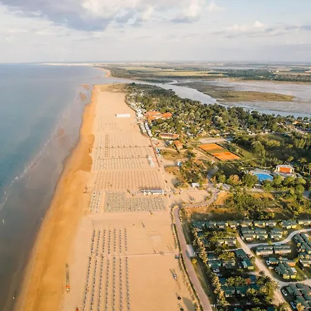 Апартаменты Relaxing Getaway By The Coast *