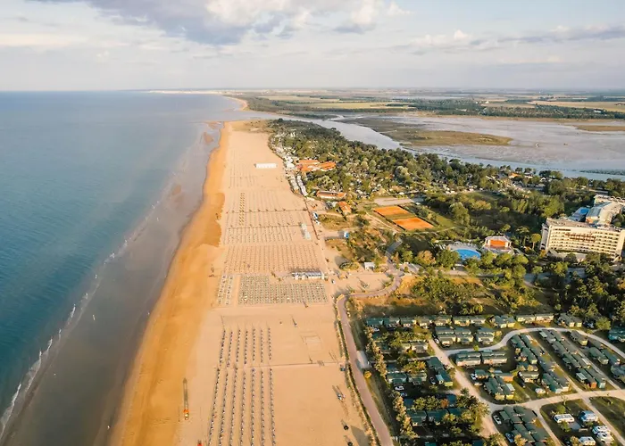 Апартаменты Relaxing Getaway By The Coast *